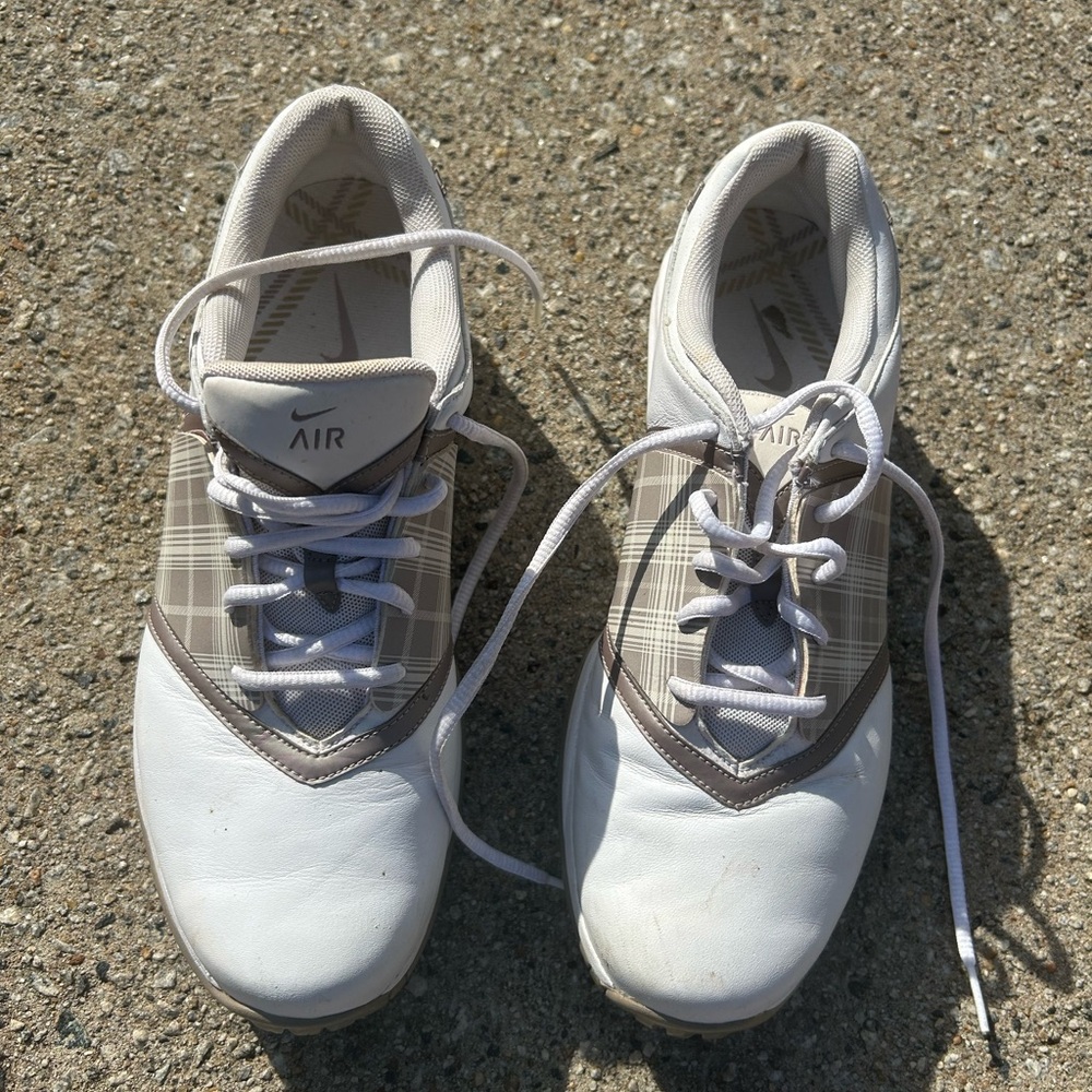 Women’s Nike golf shoes size 9